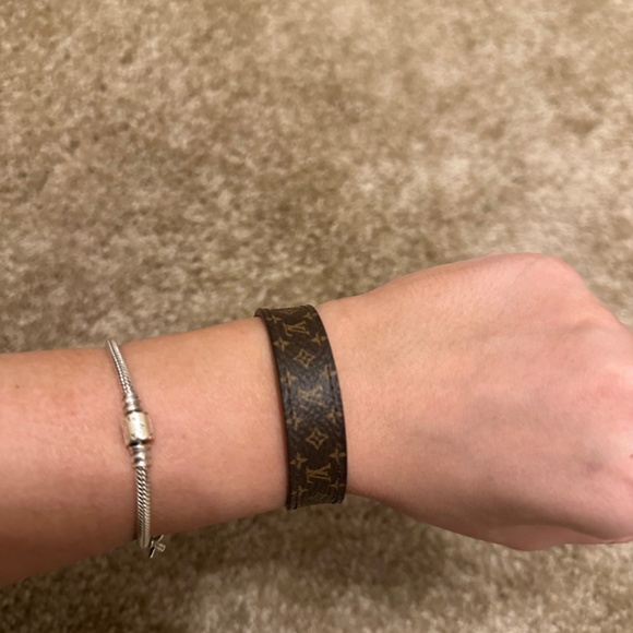 Louis Vuitton Bracelet - Picture 2 of 2